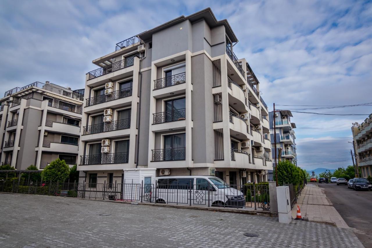 بورغاس Cozy One-Bedroom Apartment In Night Breeze المظهر الخارجي الصورة