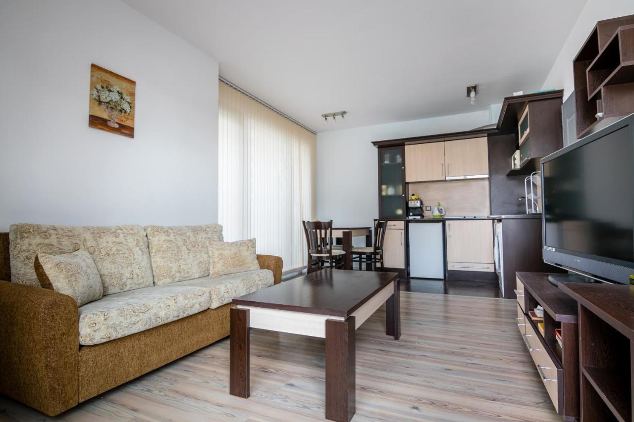 بورغاس Cozy One-Bedroom Apartment In Night Breeze المظهر الخارجي الصورة