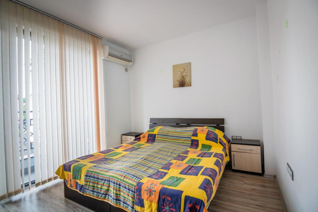 بورغاس Cozy One-Bedroom Apartment In Night Breeze المظهر الخارجي الصورة